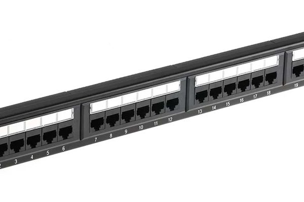 POWERTECH patch panel NETW-0027 για rack 19"/1U, 24 θυρών, CAT 6 UTP, μαύρο